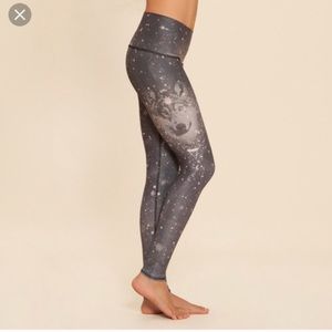Teeki Run with the Wolves Leggings